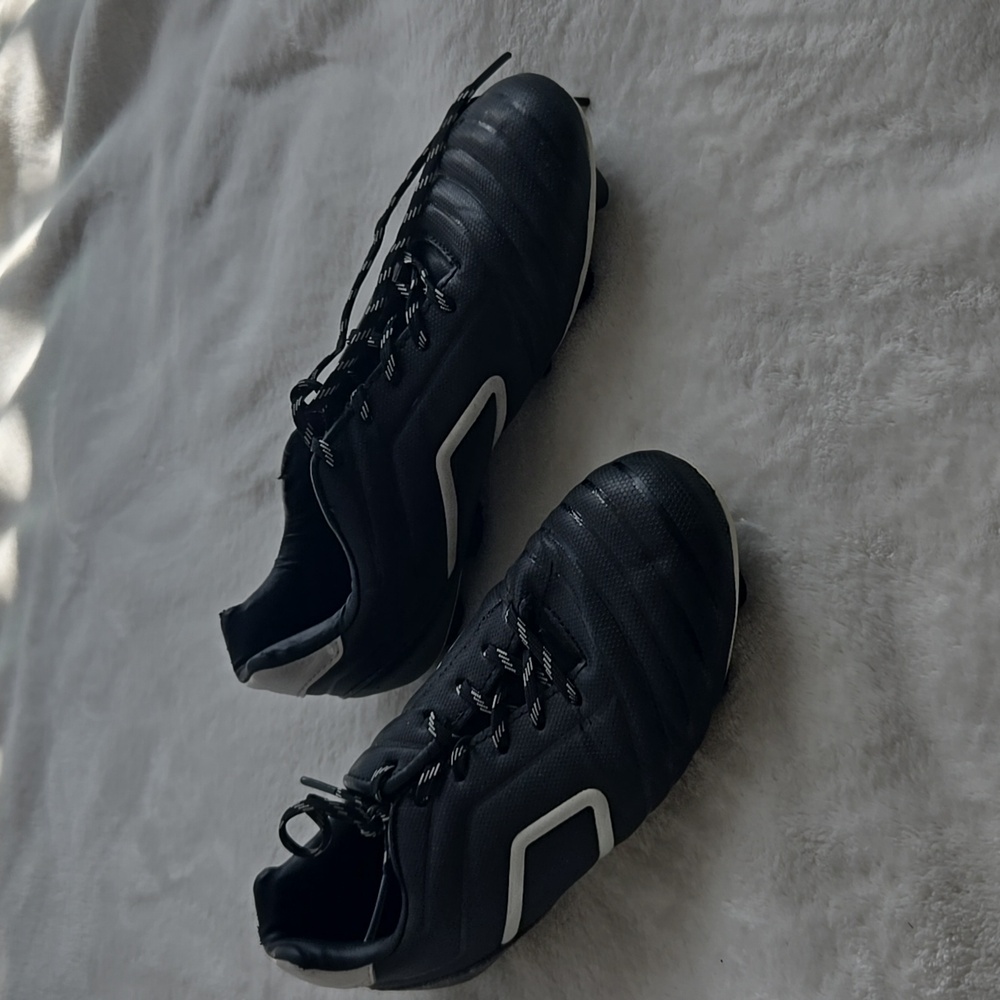 Athletic Works Soccer Cleats Size 6